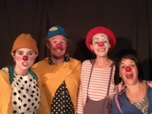 les ateliers de la brigade de la terre, brigade de clowns. compagnie théâtre de la terre. Ariège.