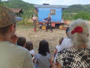roulott'spectacles 2026. compagnie théatre de la terre . artistes mutualisées. Ariege