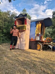 compagnie théâtre de la terre . roulott'spectacles . Ariege . étape Laitière