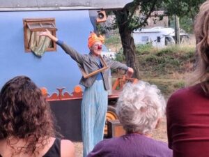 compagnie théâtre de la terre . roulott'spectacles . Ariege . étape Laitière