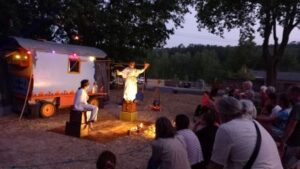 6 Cenne Cenne Monesties -Roulott'spectacles - Théâtre de la terre - Aude